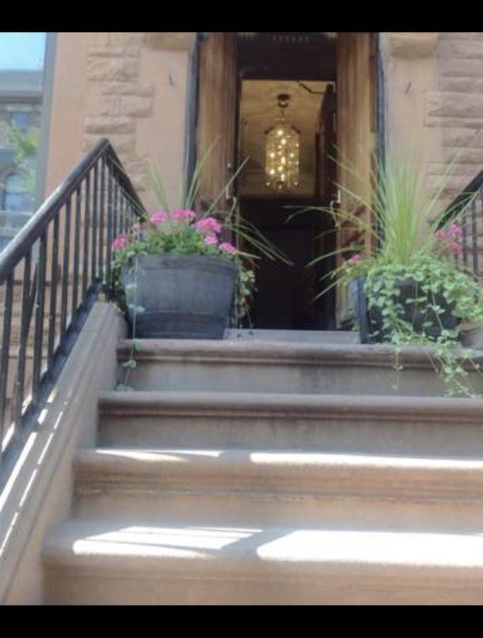 Harlem Brownstone Apartment New York Exterior photo